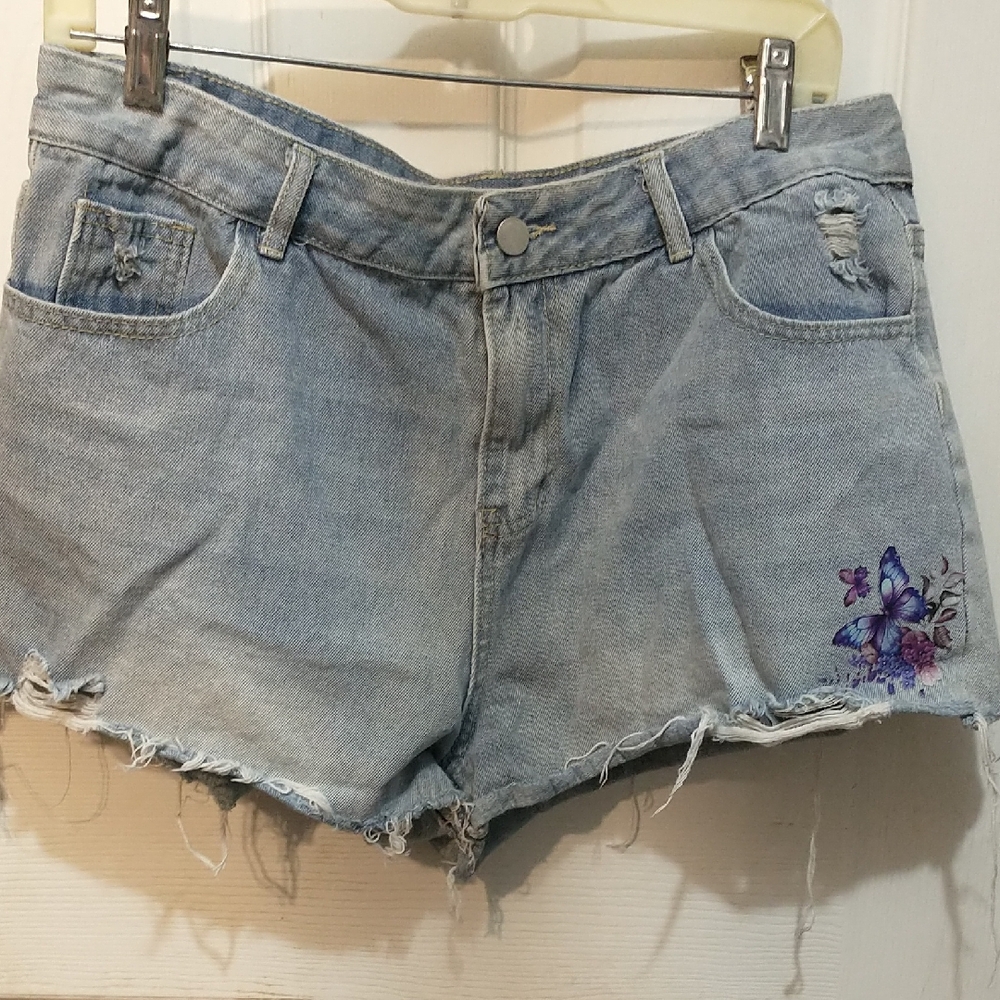 Women's Light Blue Denim Shorts with Butterfly Applique XL (34" Waist)